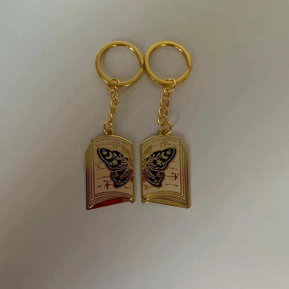 Fairyloot YA Subscription Box: A Moth to the Flame, February 2024. - Picture 6 of 7